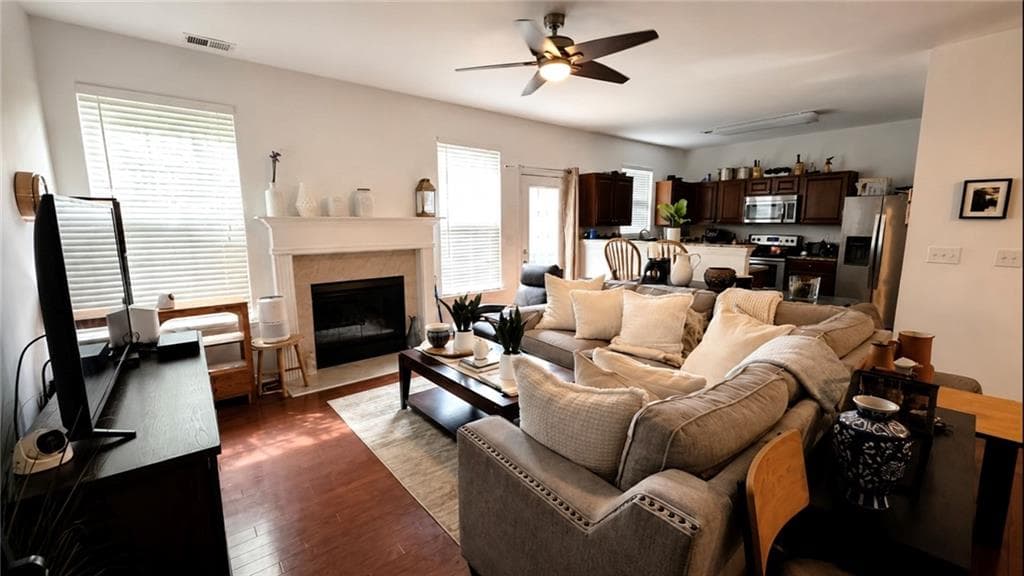 3 bedroom, 3 bathroom, 2,114 sq ft townhouse for sale at 192 Bellewood Oak Drive, Tucker, GA 30084 — photo 4