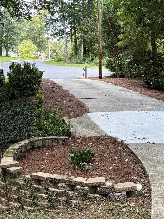 4 bedroom, 3 bathroom, 2,088 sq ft single family residence for sale at 4508 Lost Mountain Court, Powder Springs, GA 30127 — photo 2