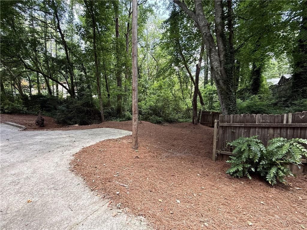 4 bedroom, 3 bathroom, 2,088 sq ft single family residence for sale at 4508 Lost Mountain Court, Powder Springs, GA 30127 — photo 3