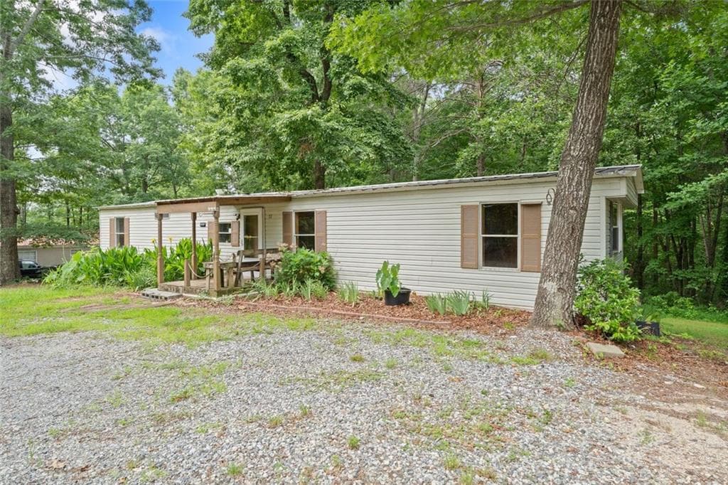 2 bedroom, 2 bathroom, 980 sq ft single family residence for sale at 37 Adrianne Lane, Dawsonville, GA 30534 — photo 4