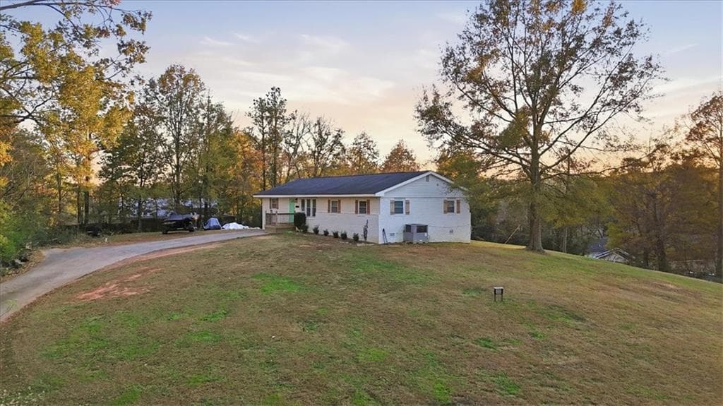 4 bedroom, 2 bathroom, 1,300 sq ft single family residence for sale at 121 Ripley Avenue, Adairsville, GA 30103 — photo 3