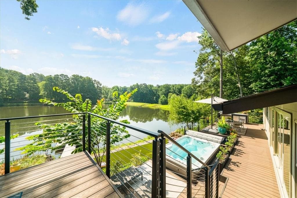 3 bedroom, 4 bathroom, 3,958 sq ft single family residence for sale at 1085 Lake Charles Drive, Roswell, GA 30075 — photo 5