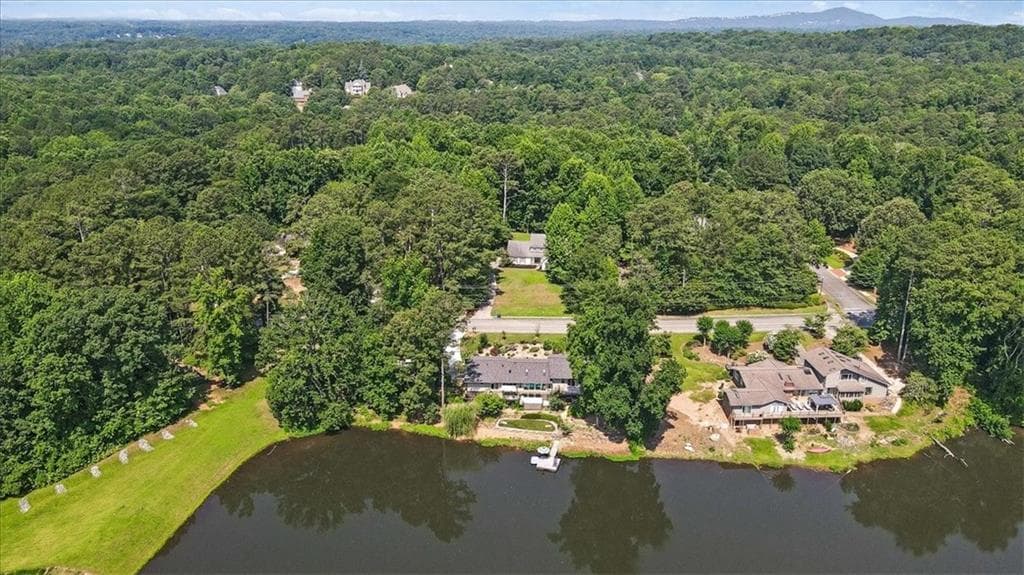 3 bedroom, 4 bathroom, 3,958 sq ft single family residence for sale at 1085 Lake Charles Drive, Roswell, GA 30075 — photo 6