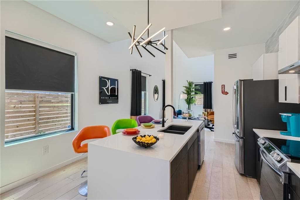 4 bedroom, 4 bathroom, 2,798 sq ft single family residence for sale at 548 Fletcher Street, Atlanta, GA 30310 — photo 5