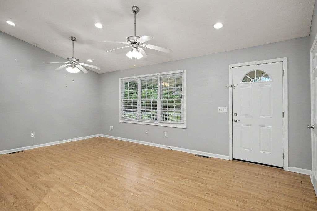 3 bedroom, 2 bathroom, 1,677 sq ft single family residence for sale at 413 Old Newnan Road, Carrollton, GA 30117 — photo 3