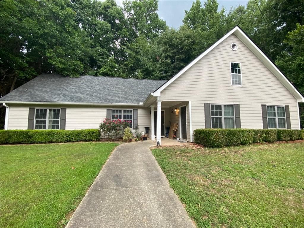 2 bedroom, 2 bathroom, 2,014 sq ft duplex for rent at 130 River Pointe Court 132, Lilburn, GA 30047 for $1,550 a month — photo 1 of 20