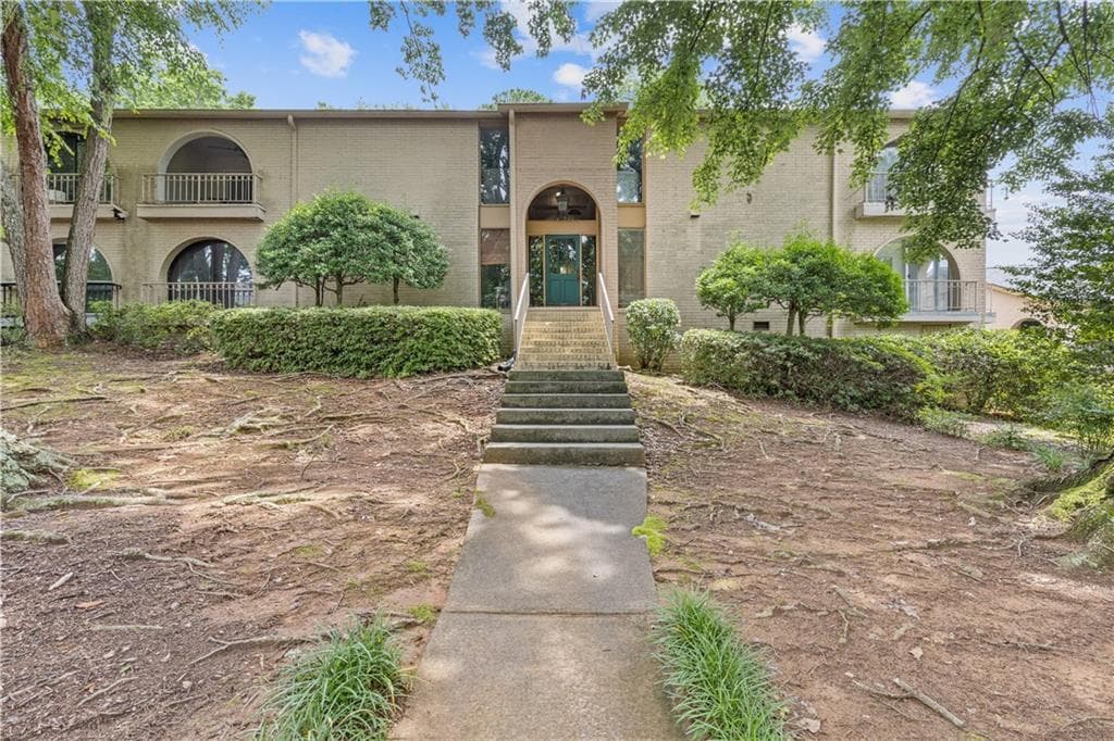 2 bedroom, 2 bathroom, 1,205 sq ft condominium for sale at 3236 HENDERSON MILL Road 1, Chamblee, GA 30341