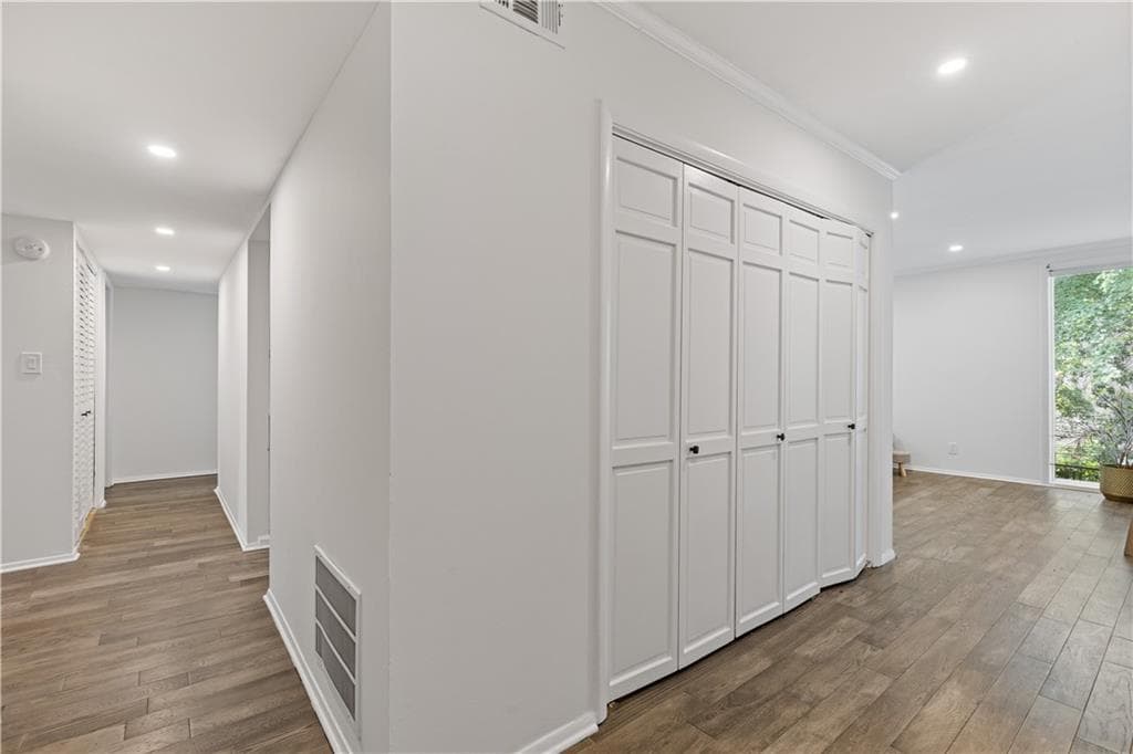 2 bedroom, 2 bathroom, 1,205 sq ft condominium for sale at 3236 HENDERSON MILL Road 1, Chamblee, GA 30341 — photo 3