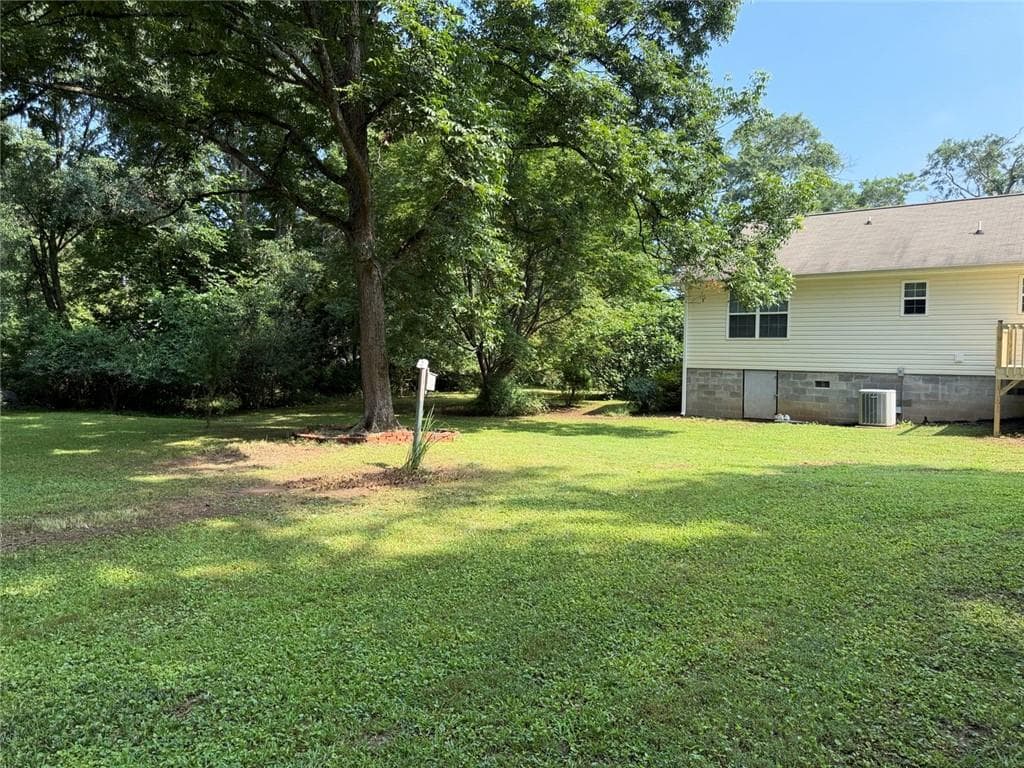 2 bedroom, 2 bathroom, 1,200 sq ft single family residence for sale at 2370 Pine Valley Road, Powder Springs, GA 30127 — photo 3