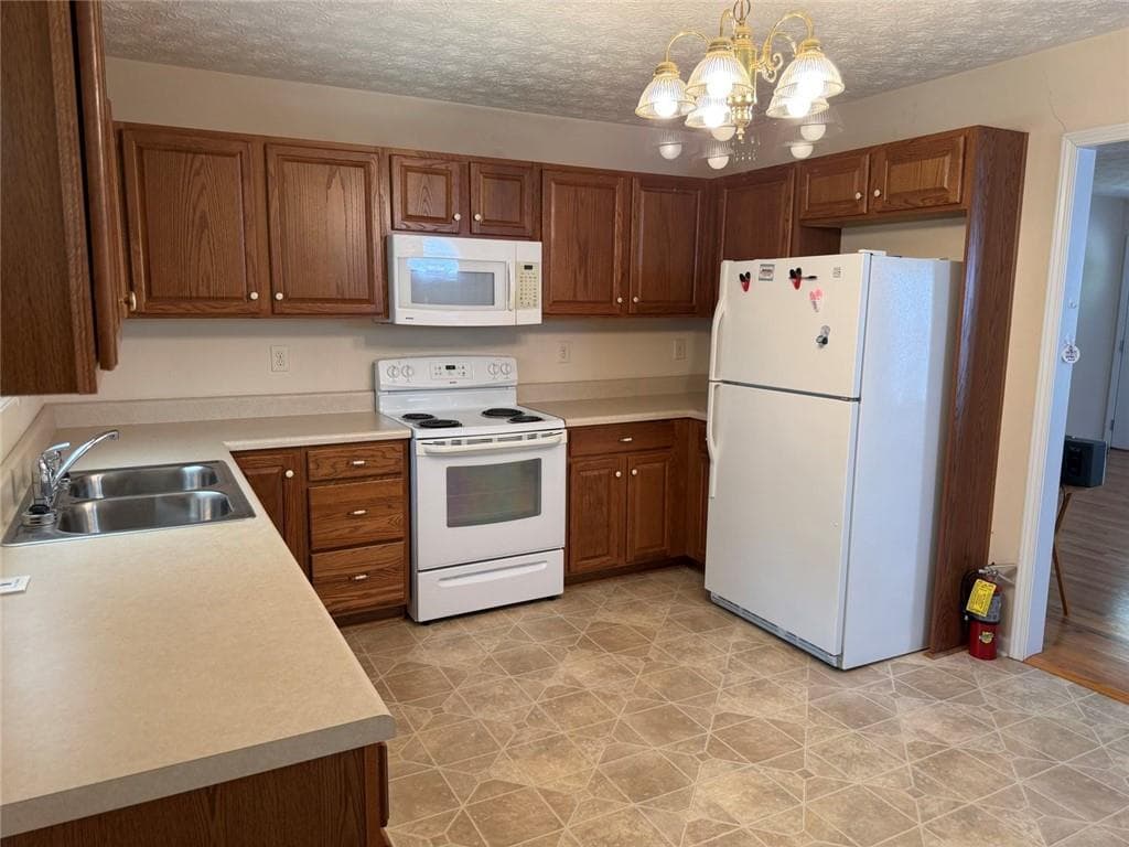 2 bedroom, 2 bathroom, 1,200 sq ft single family residence for sale at 2370 Pine Valley Road, Powder Springs, GA 30127 — photo 8