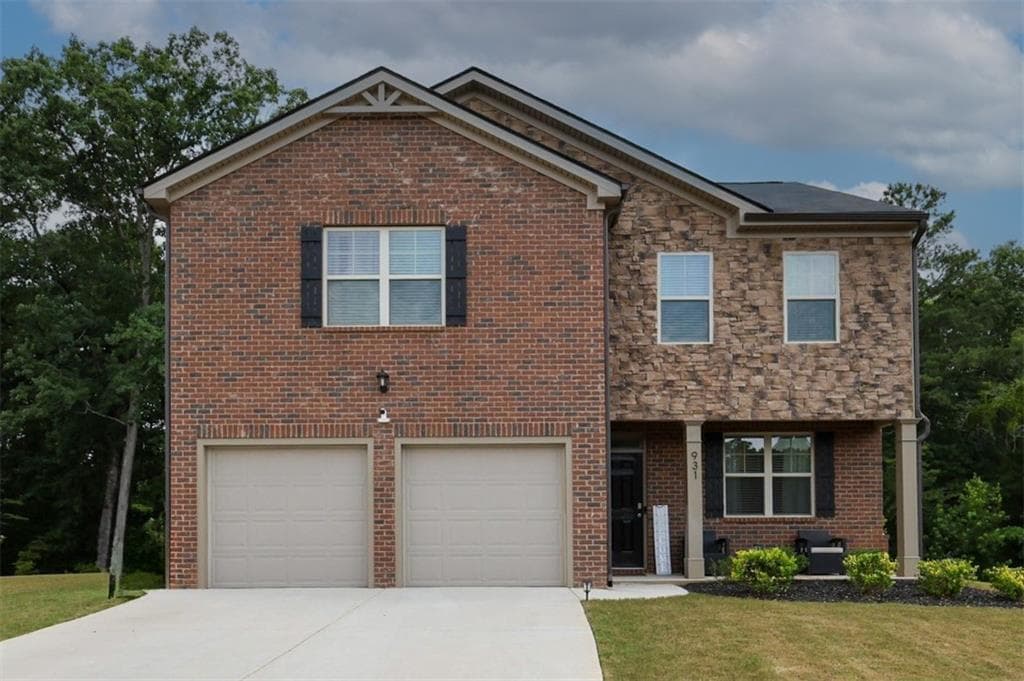 4 bedroom, 3 bathroom, 2,382 sq ft single family residence for sale at 931 Avenida Way, Mcdonough, GA 30252 — photo 2