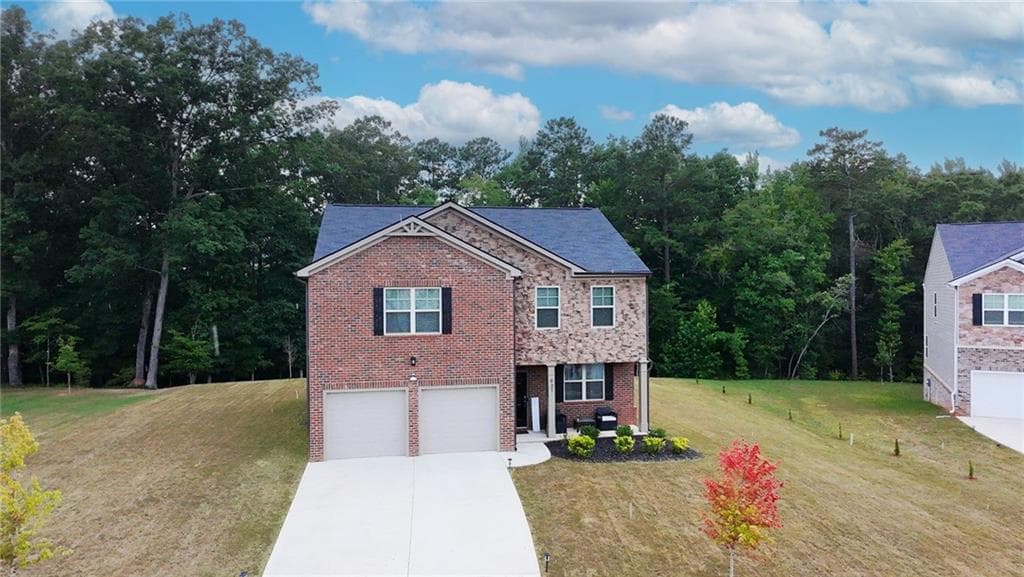 4 bedroom, 3 bathroom, 2,382 sq ft single family residence for sale at 931 Avenida Way, Mcdonough, GA 30252