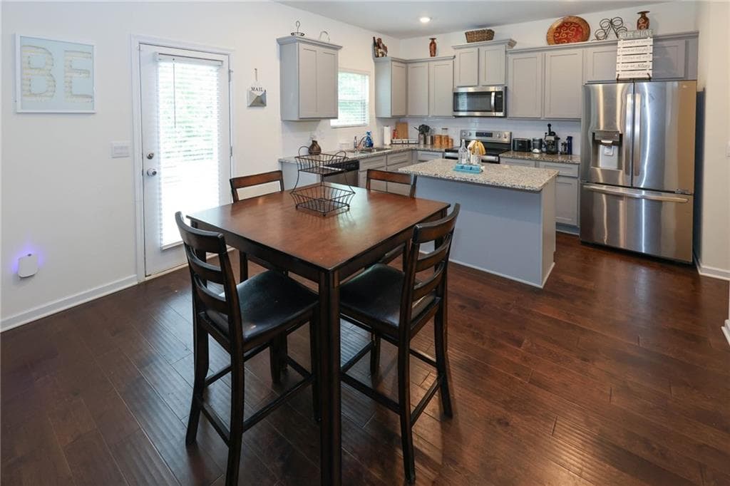 4 bedroom, 3 bathroom, 2,382 sq ft single family residence for sale at 931 Avenida Way, Mcdonough, GA 30252 — photo 9