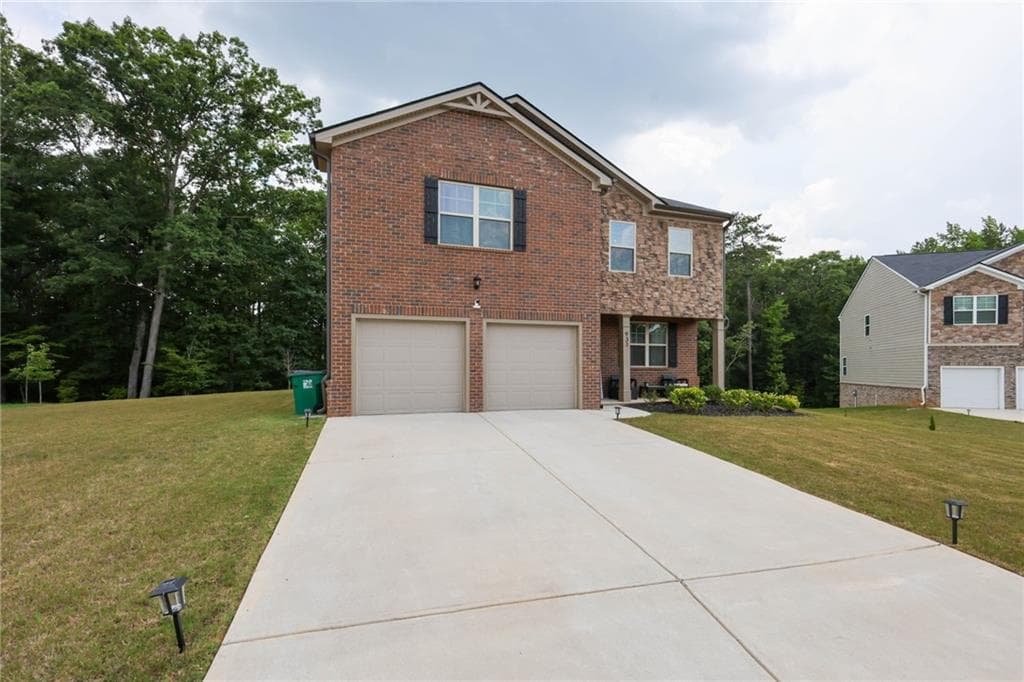 4 bedroom, 3 bathroom, 2,382 sq ft single family residence for sale at 931 Avenida Way, Mcdonough, GA 30252 — photo 3