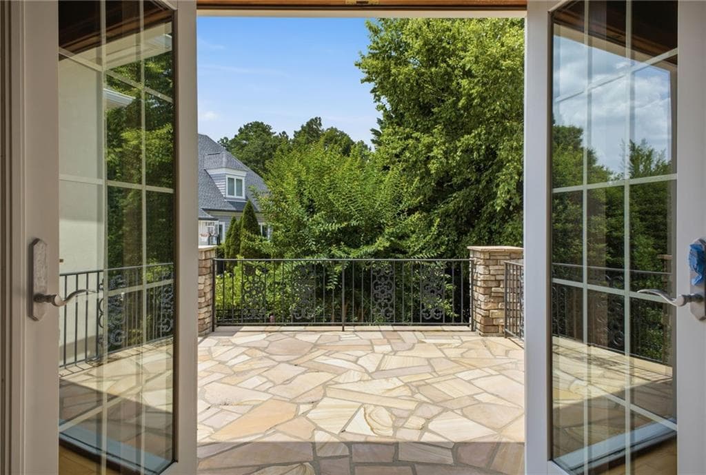 5 bedroom, 6 bathroom, 6,095 sq ft single family residence for sale at 5 Saint Andrews Way, Rome, GA 30165 — photo 9