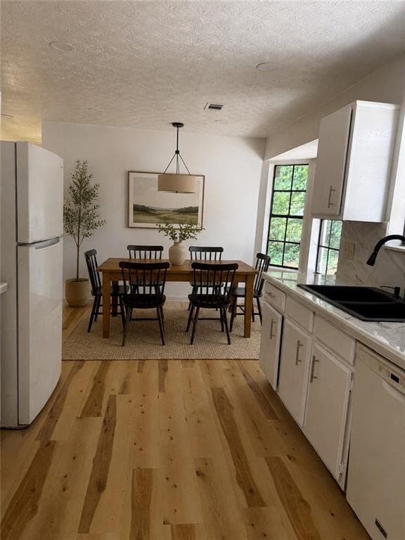 3 bedroom, 2 bathroom, 1,044 sq ft single family residence for sale at 495 Inland Way, Lilburn, GA 30047 — photo 3