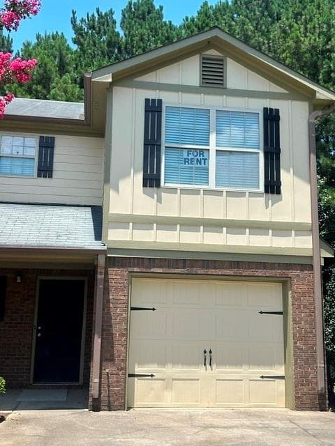 3 bedroom, 3 bathroom, 1,622 sq ft townhouse for rent at 137 Avalon Drive, Calhoun, GA 30701 for $1,800 a month — photo 1 of 13