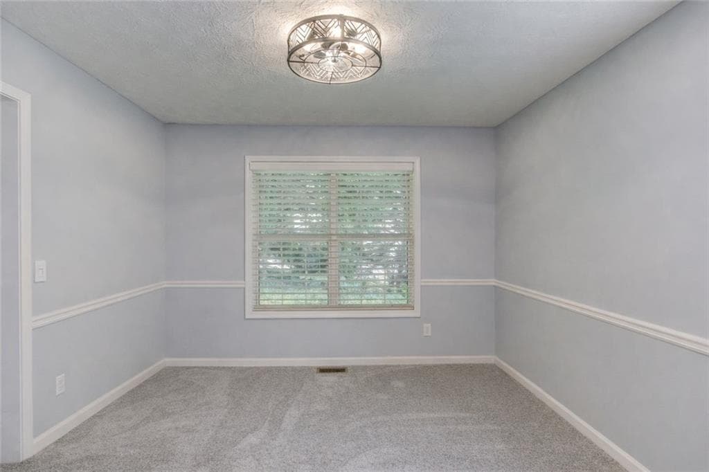4 bedroom, 3 bathroom, 1,864 sq ft single family residence under contract at 995 Thornwood Lane, Dacula, GA 30019 — photo 9