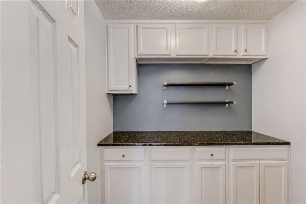 4 bedroom, 3 bathroom, 1,864 sq ft single family residence under contract at 995 Thornwood Lane, Dacula, GA 30019 — photo 8