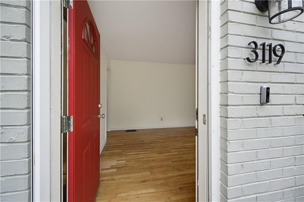 2 bedroom, 1 bathroom, 950 sq ft single family residence under contract at 3119 Brook Drive, Decatur, GA 30033 — photo 3