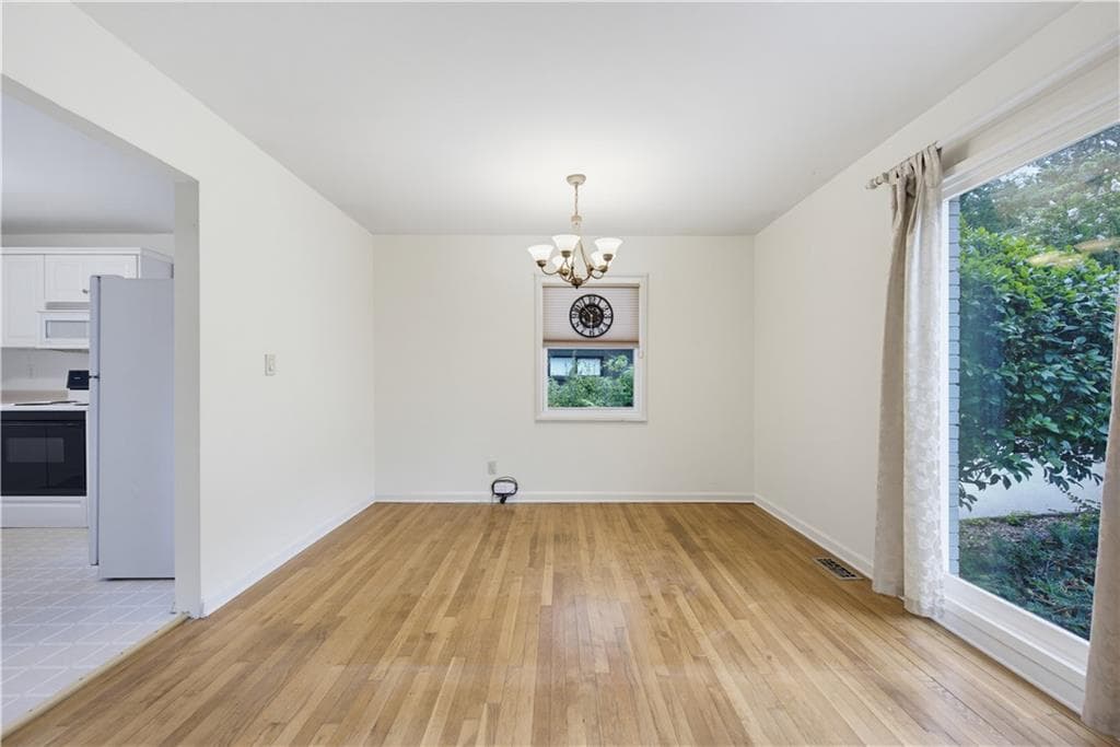 2 bedroom, 1 bathroom, 950 sq ft single family residence under contract at 3119 Brook Drive, Decatur, GA 30033 — photo 5