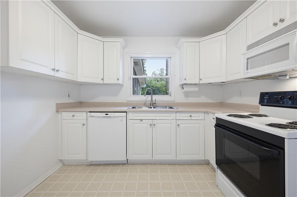 2 bedroom, 1 bathroom, 950 sq ft single family residence under contract at 3119 Brook Drive, Decatur, GA 30033 — photo 9
