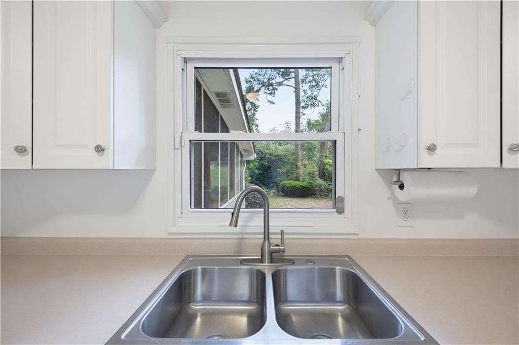 2 bedroom, 1 bathroom, 950 sq ft single family residence under contract at 3119 Brook Drive, Decatur, GA 30033 — photo 10