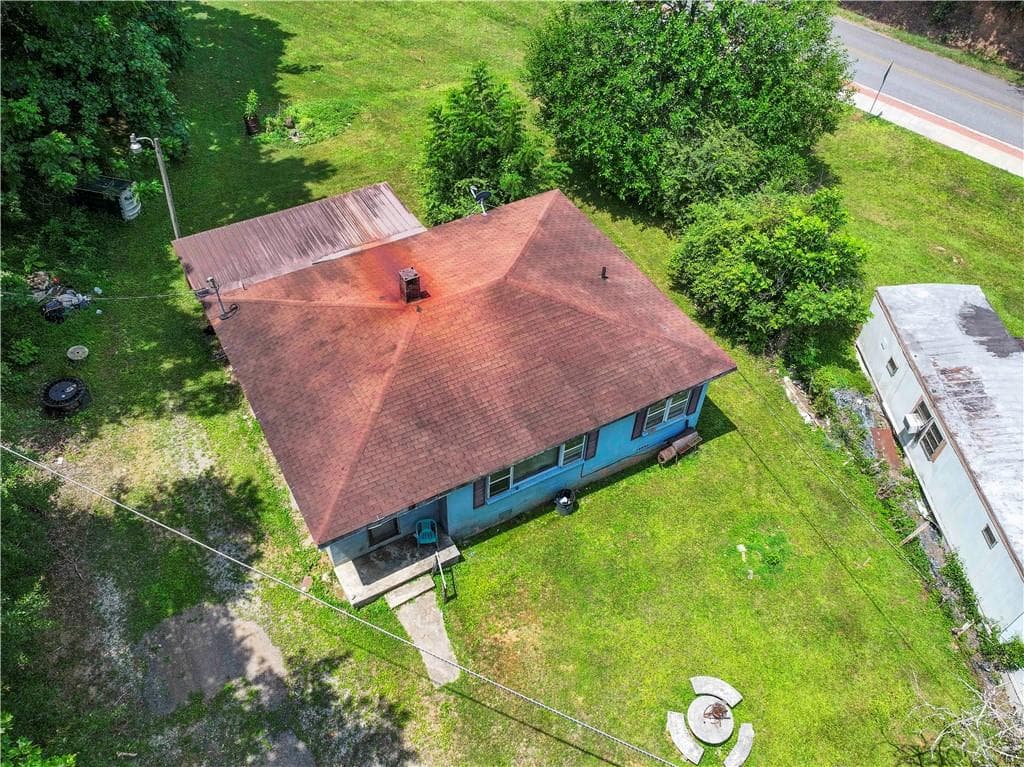 3 bedroom, 1 bathroom, 1,120 sq ft single family residence under contract at 285 Carter Street, Cornelia, GA 30531 — photo 3