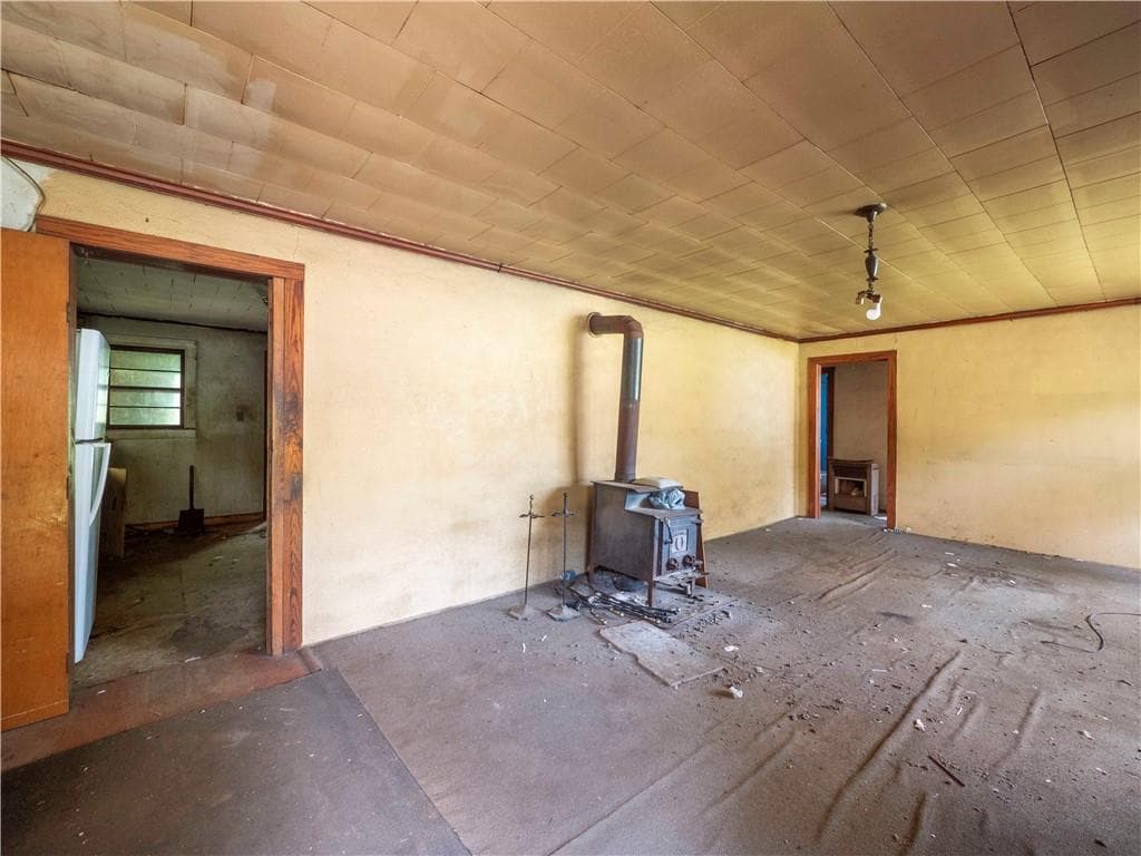 3 bedroom, 1 bathroom, 1,120 sq ft single family residence under contract at 285 Carter Street, Cornelia, GA 30531 — photo 6