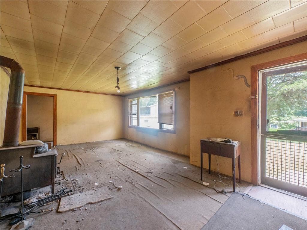 3 bedroom, 1 bathroom, 1,120 sq ft single family residence under contract at 285 Carter Street, Cornelia, GA 30531 — photo 7