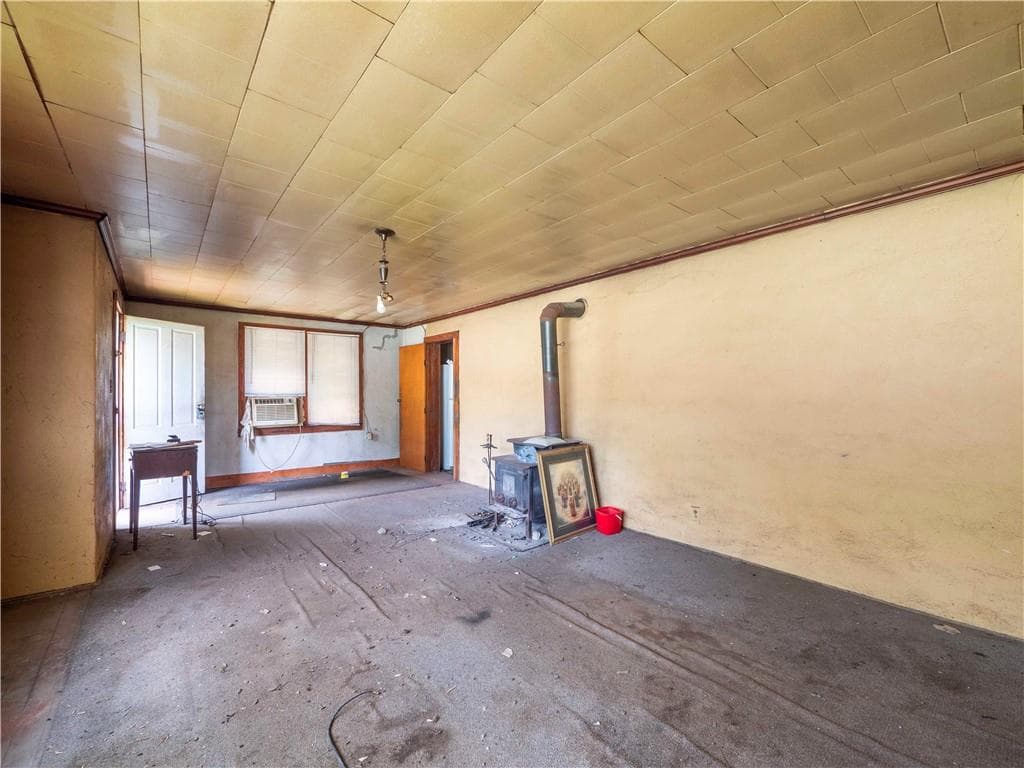 3 bedroom, 1 bathroom, 1,120 sq ft single family residence under contract at 285 Carter Street, Cornelia, GA 30531 — photo 8