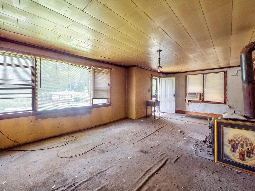 3 bedroom, 1 bathroom, 1,120 sq ft single family residence under contract at 285 Carter Street, Cornelia, GA 30531 — photo 9
