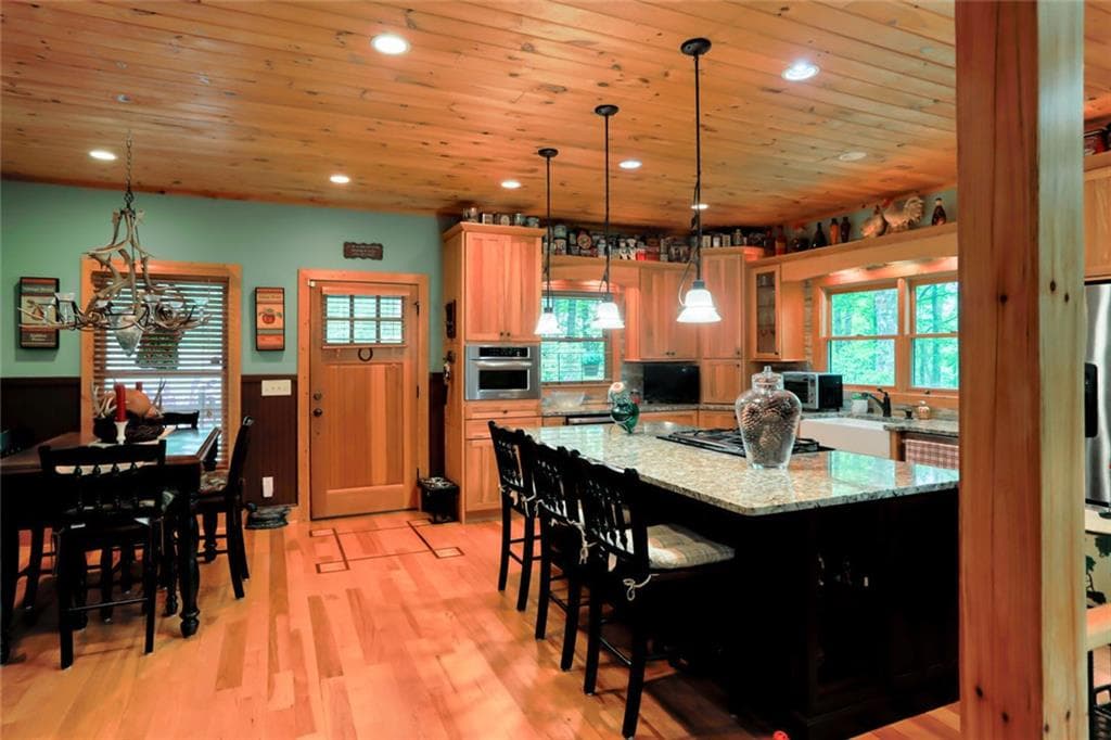 2 bedroom, 2 bathroom, 3,286 sq ft single family residence for sale at 73 Brentwood Court, Sautee Nacoochee, GA 30571 — photo 6