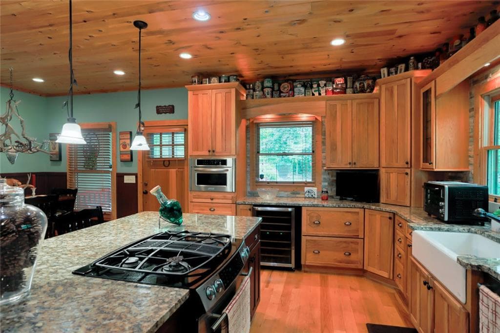 2 bedroom, 2 bathroom, 3,286 sq ft single family residence for sale at 73 Brentwood Court, Sautee Nacoochee, GA 30571 — photo 8