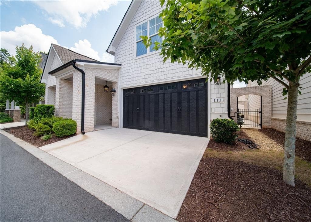 3 bedroom, 3 bathroom, 2,691 sq ft single family residence for sale at 111 Ivey Way, Woodstock, GA 30188 — photo 3