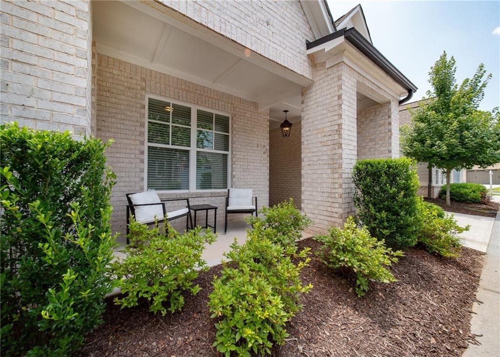 3 bedroom, 3 bathroom, 2,691 sq ft single family residence for sale at 111 Ivey Way, Woodstock, GA 30188 — photo 2