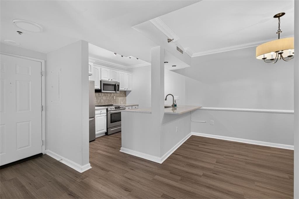 2 bedroom, 2 bathroom, 1,200 sq ft condominium for sale at 1 Biscayne Drive 703, Atlanta, GA 30309 — photo 9