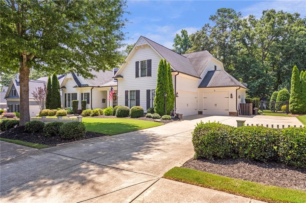 4 bedroom, 4 bathroom, 3,500 sq ft single family residence under contract at 4085 Williams Point Drive, Cumming, GA 30028 — photo 2