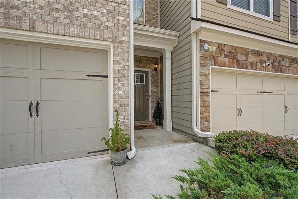3 bedroom, 3 bathroom, 1,940 sq ft townhouse for sale at 7652 Baron Road, Fairburn, GA 30213 — photo 3
