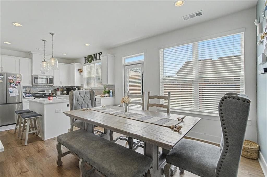 3 bedroom, 3 bathroom, 1,940 sq ft townhouse for sale at 7652 Baron Road, Fairburn, GA 30213 — photo 7