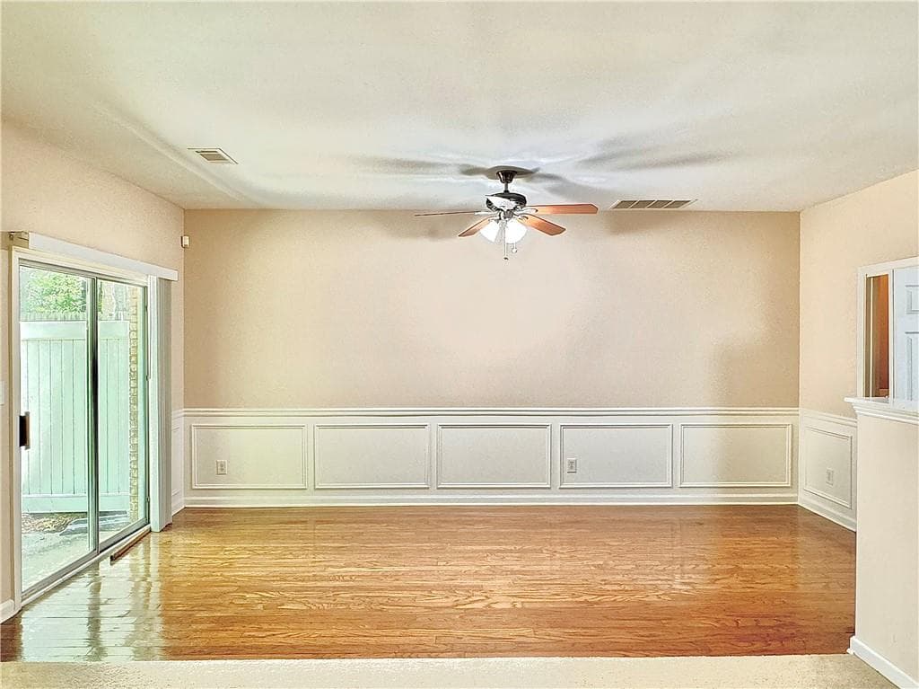 3 bedroom, 3 bathroom, 1,814 sq ft townhouse for rent at 370 Creek Manor Way, Suwanee, GA 30024 for $2,200 a month — photo 4