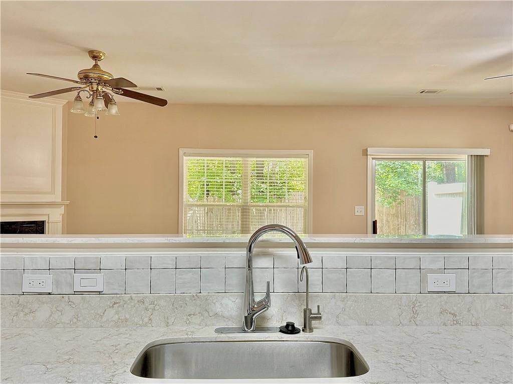3 bedroom, 3 bathroom, 1,814 sq ft townhouse for rent at 370 Creek Manor Way, Suwanee, GA 30024 for $2,200 a month — photo 7