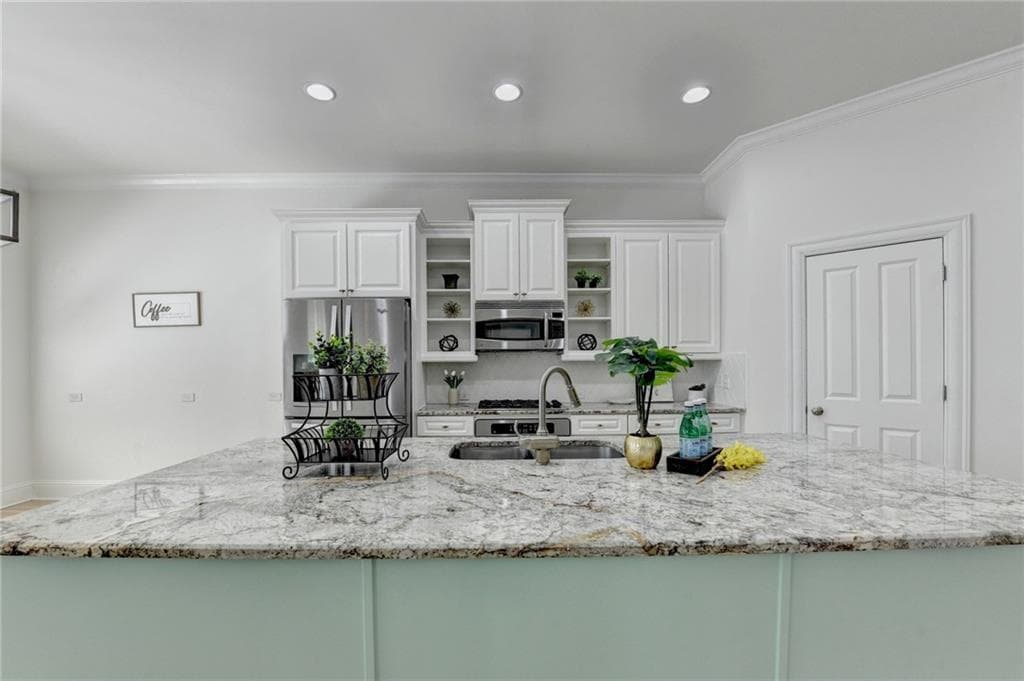 4 bedroom, 5 bathroom, 4,804 sq ft townhouse for rent at 6961 Fellowship Lane, Flowery Branch, GA 30542 for $3,000 a month — photo 2