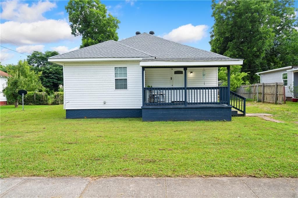 2 bedroom, 2 bathroom, 1,017 sq ft single family residence for sale at 473 Conway Street, Dalton, GA 30720