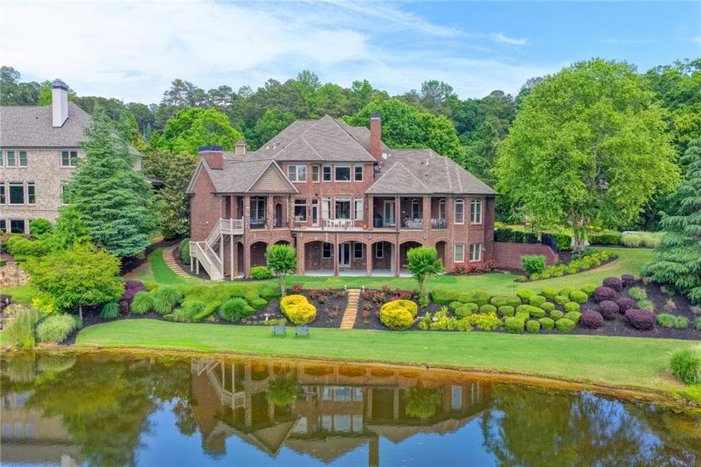 6 bedroom, 8 bathroom, 8,134 sq ft single family residence under contract at 2565 Hermitage Drive, Cumming, GA 30041 — photo 4