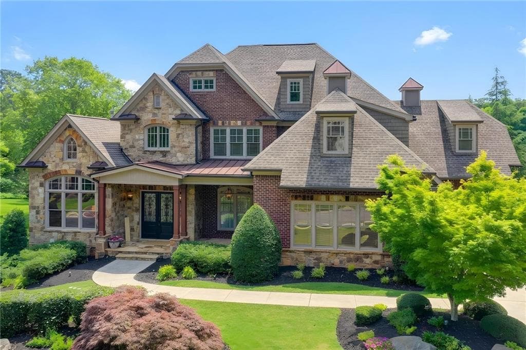 6 bedroom, 8 bathroom, 8,134 sq ft single family residence under contract at 2565 Hermitage Drive, Cumming, GA 30041 — photo 3