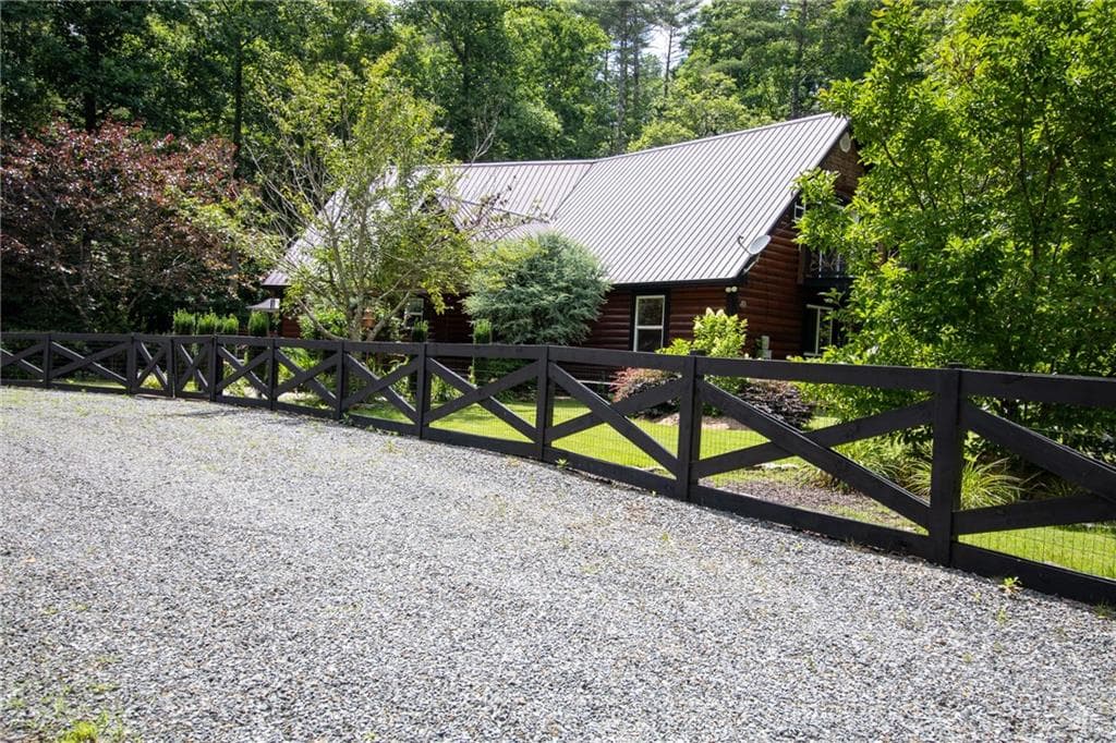 4 bedroom, 5 bathroom, 4,417 sq ft single family residence for sale at 312 Learh Lane, Ellijay, GA 30540 — photo 2