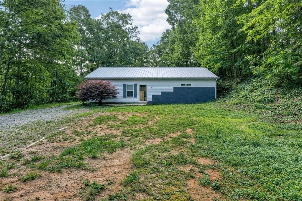 4 bedroom, 3 bathroom, 1,800 sq ft single family residence for rent at 248 Mountain Brook Road, Dawsonville, GA 30534 for $2,200 a month — photo 1 of 17