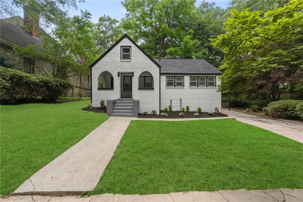 5 bedroom, 3 bathroom, 1,902 sq ft single family residence sold at 8 Edwin Place, Atlanta, GA 30318