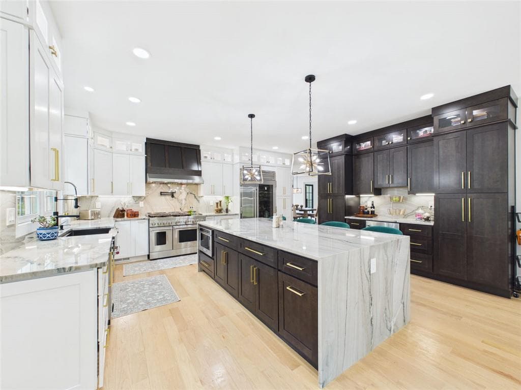 7 bedroom, 8 bathroom, 7,802 sq ft single family residence for sale at 14955 Thompson Road, Milton, GA 30004 — photo 4